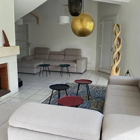 فيلة Alba. Piscine Grand Jardin Hauts De Bordeaux *