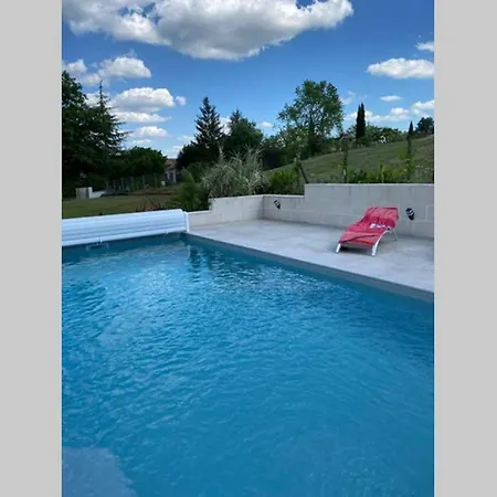 Alba. Piscine Grand Jardin Hauts De Bordeaux Вилла Carignan-de-Bordeaux