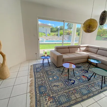 فيلة Alba. Piscine Grand Jardin Hauts De Bordeaux Carignan-de-Bordeaux