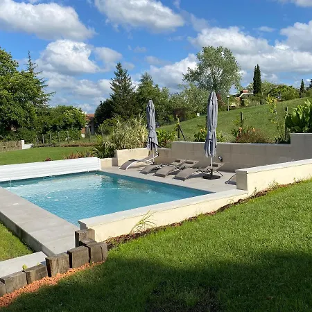 Alba. Piscine Grand Jardin Hauts De Bordeaux